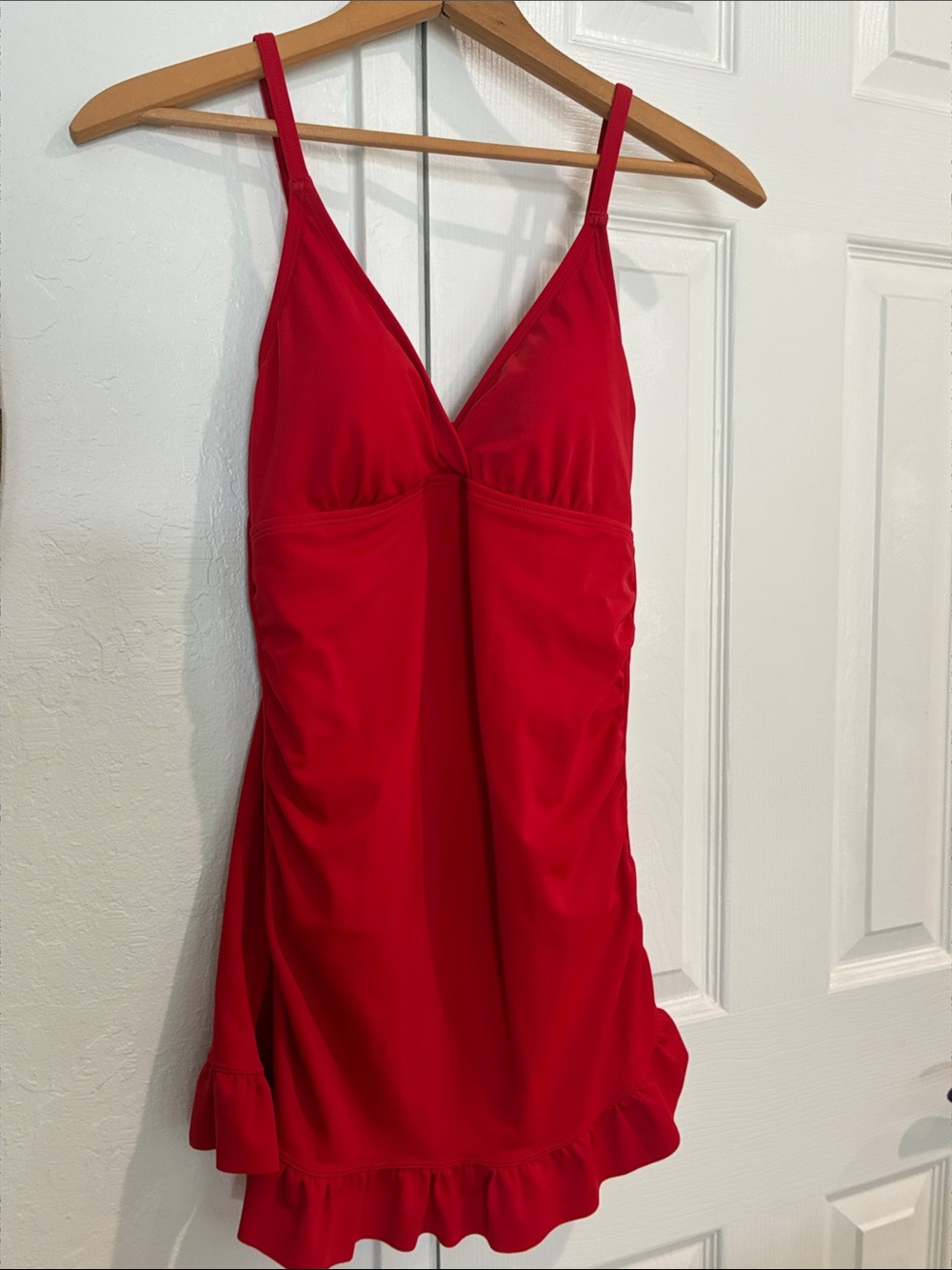 JANTZEN NWT Cherry Red Women’s One-Piece Swimsuit With Adjustable-Straps, Size 8